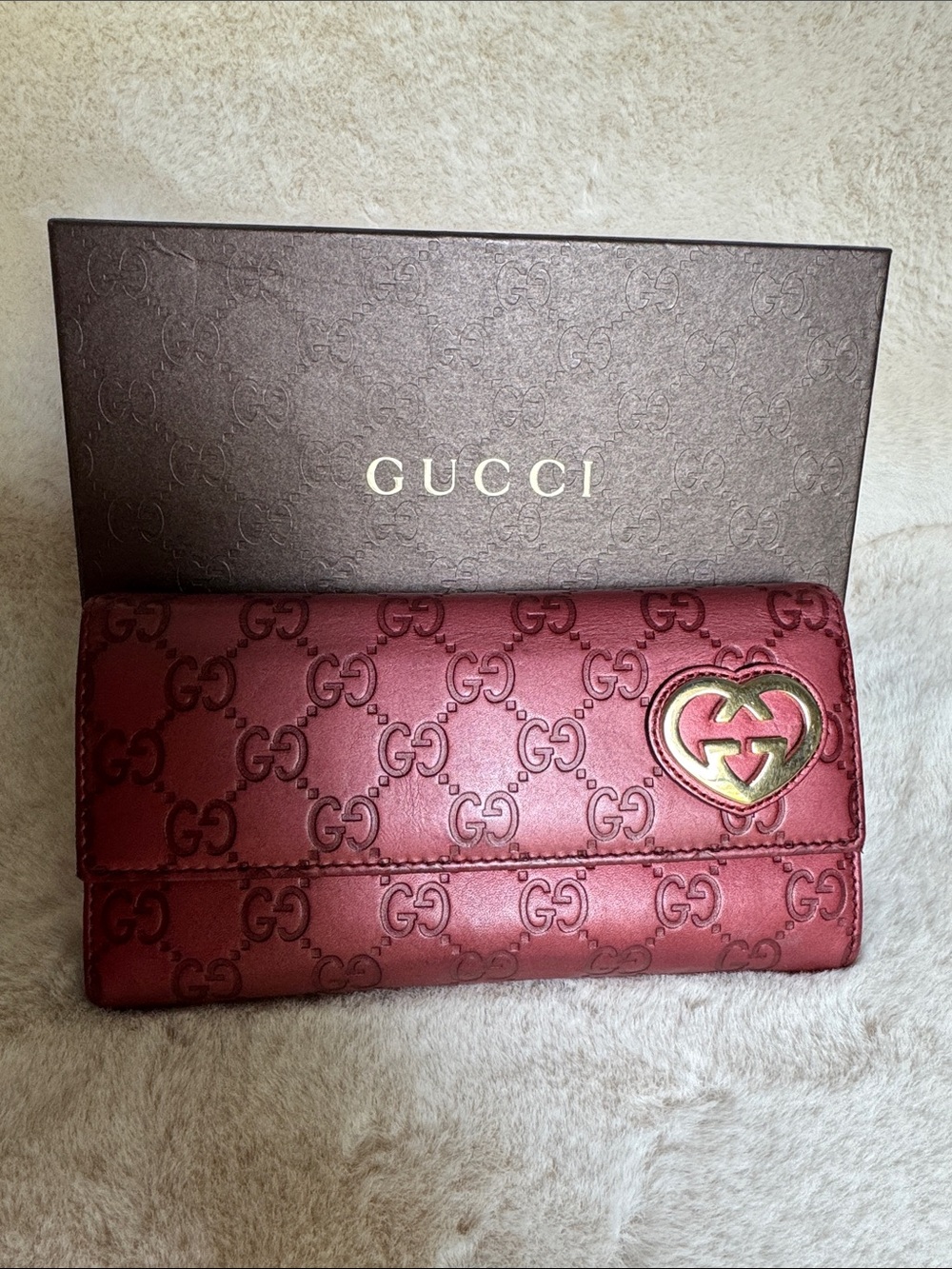 Gucci Raspberry GG Heart Continental Wallet with Gold Accent - Picture 2 of 13